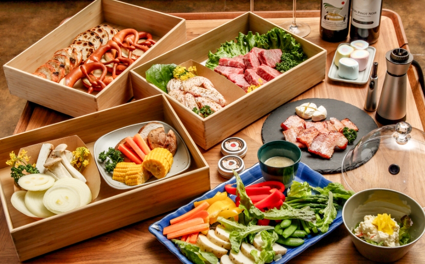 パンとワインと島の野菜。 新鮮な地元食材を使ったこだわりの料理